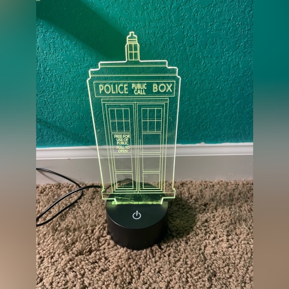 Multicolored Police Box Light - Picture 2 of 9